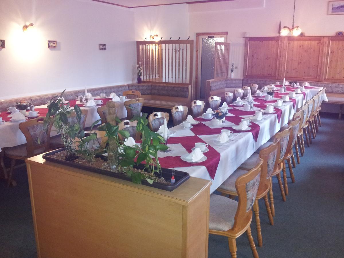 Hotel "Zum Einsiedler" Deutschneudorf Szoba fotó