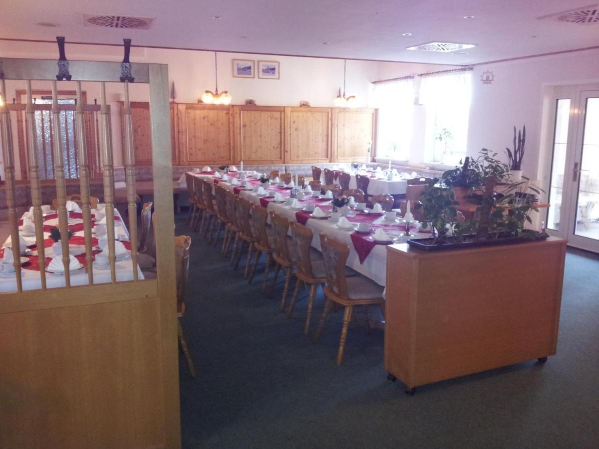 Hotel "Zum Einsiedler" Deutschneudorf Szoba fotó